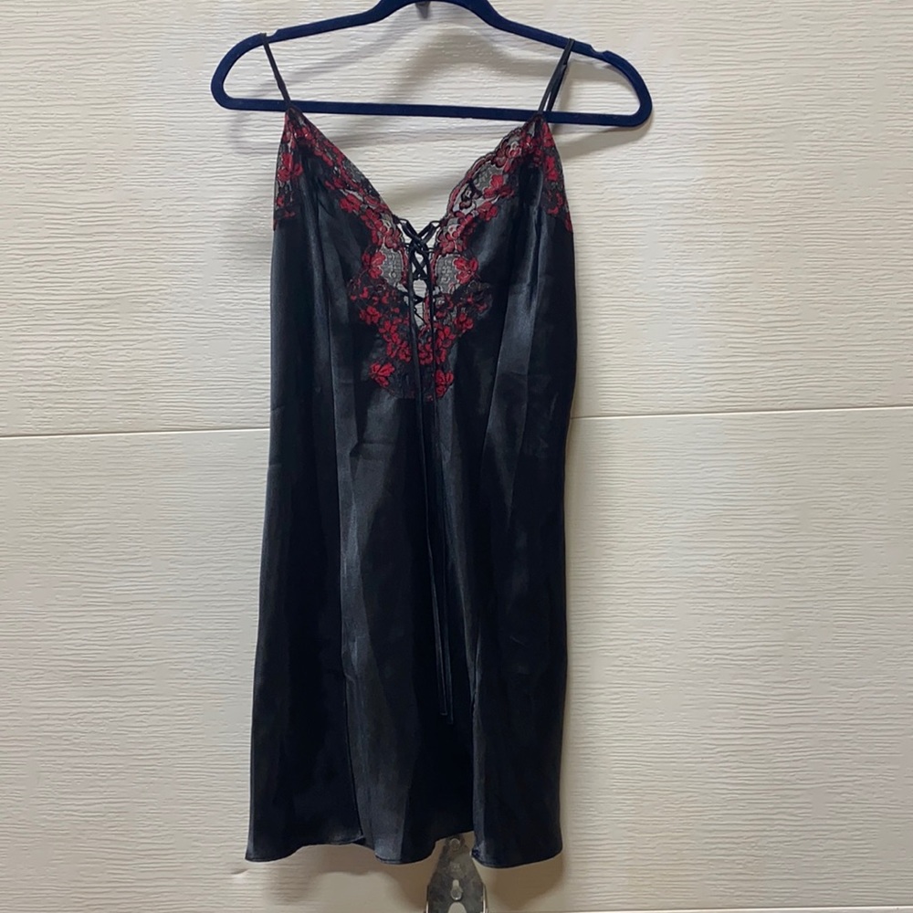 Vintage Slip Dreas